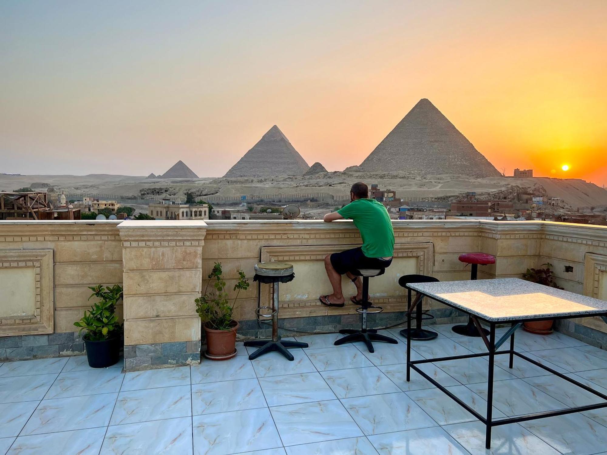 Moses Pyramids Inn Kafret el-Gabal Exterior foto